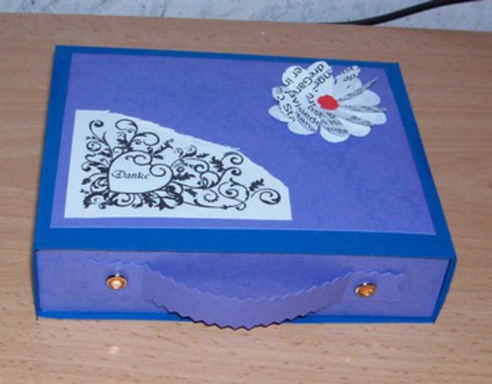 Schubladenbox mit passender Karte 